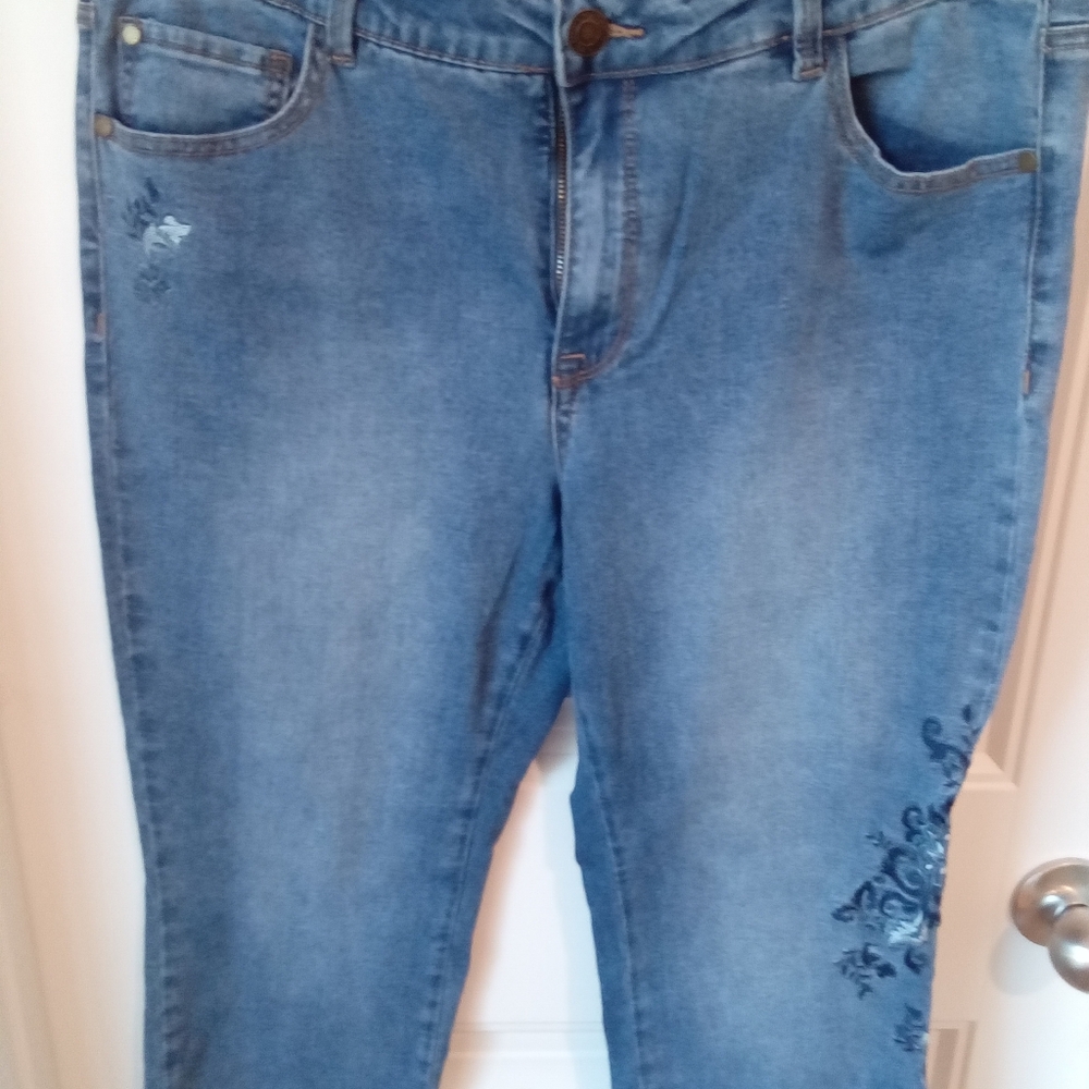Relativity Plus Size 16 Floral Embroidered Straight Leh Denim Blue Jeans